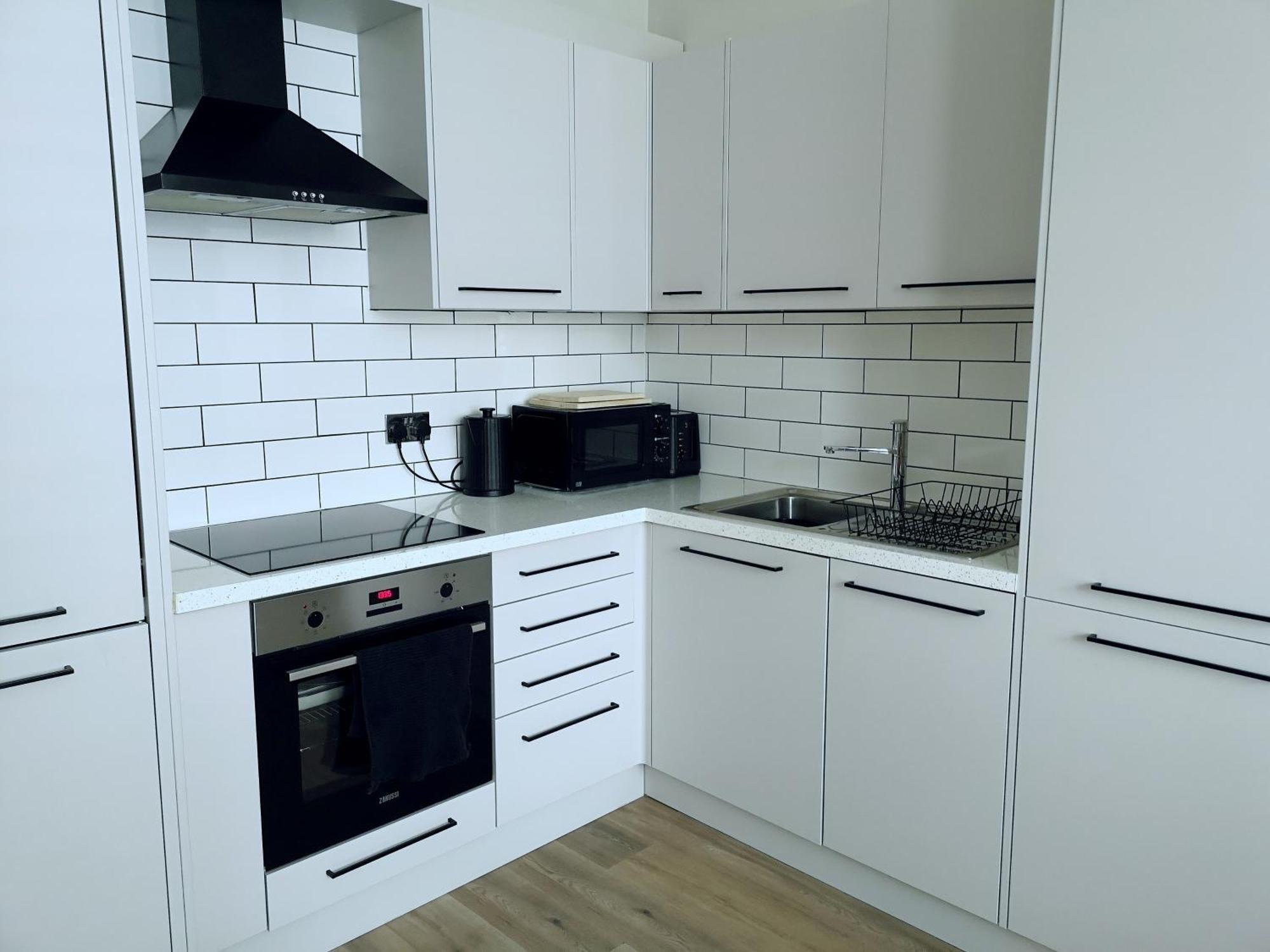 Stunning Modern Apartment Sleeps 4 - 6 Min Walk From Golden Beaches-Free Parking Bournemouth Exterior photo