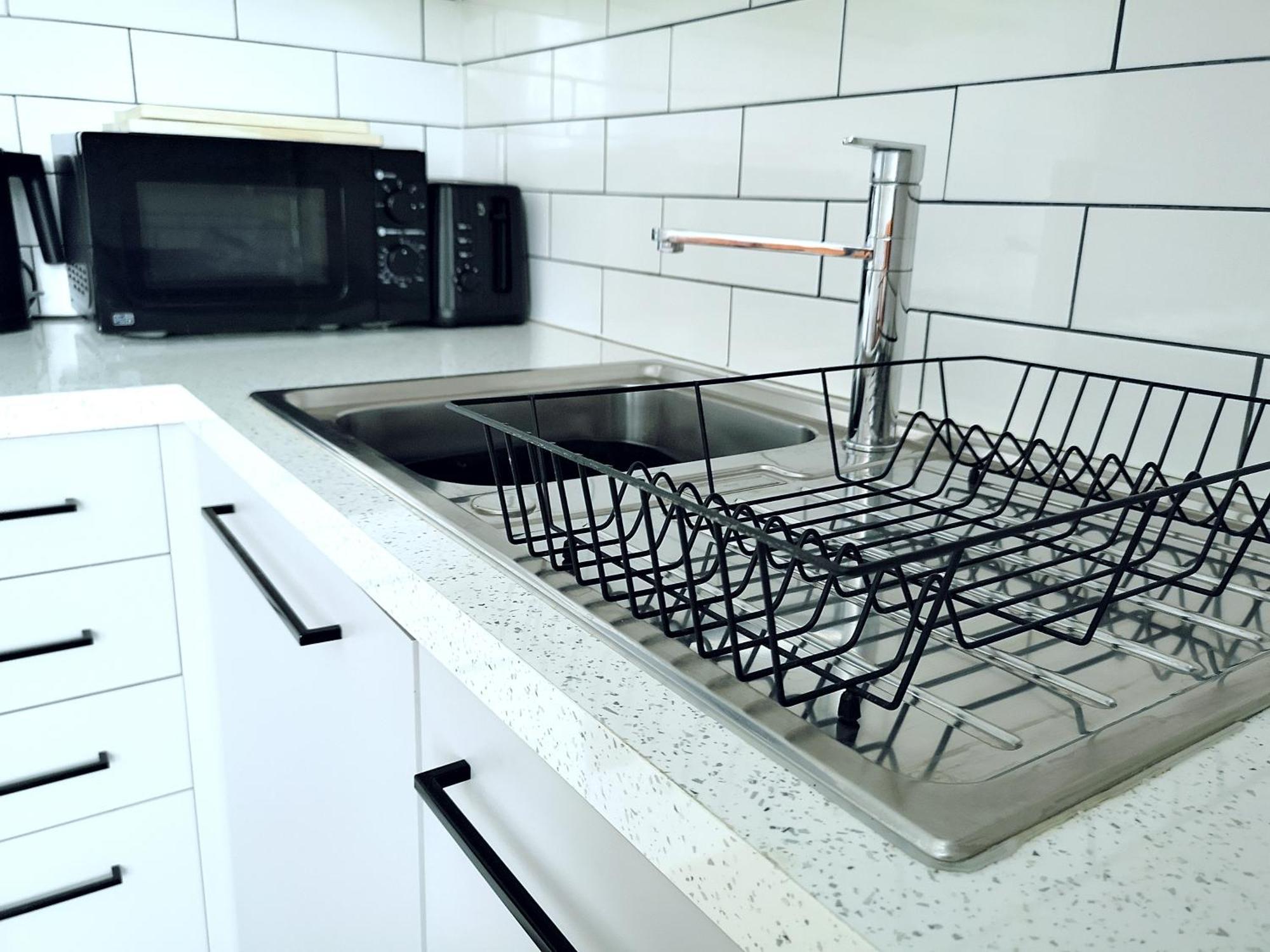 Stunning Modern Apartment Sleeps 4 - 6 Min Walk From Golden Beaches-Free Parking Bournemouth Exterior photo